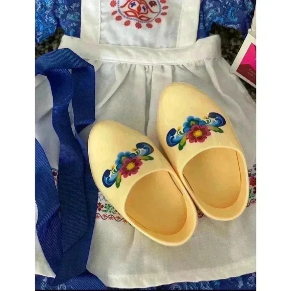 Kirsten’s Baking Outfit NIB - Picture 2 of 6